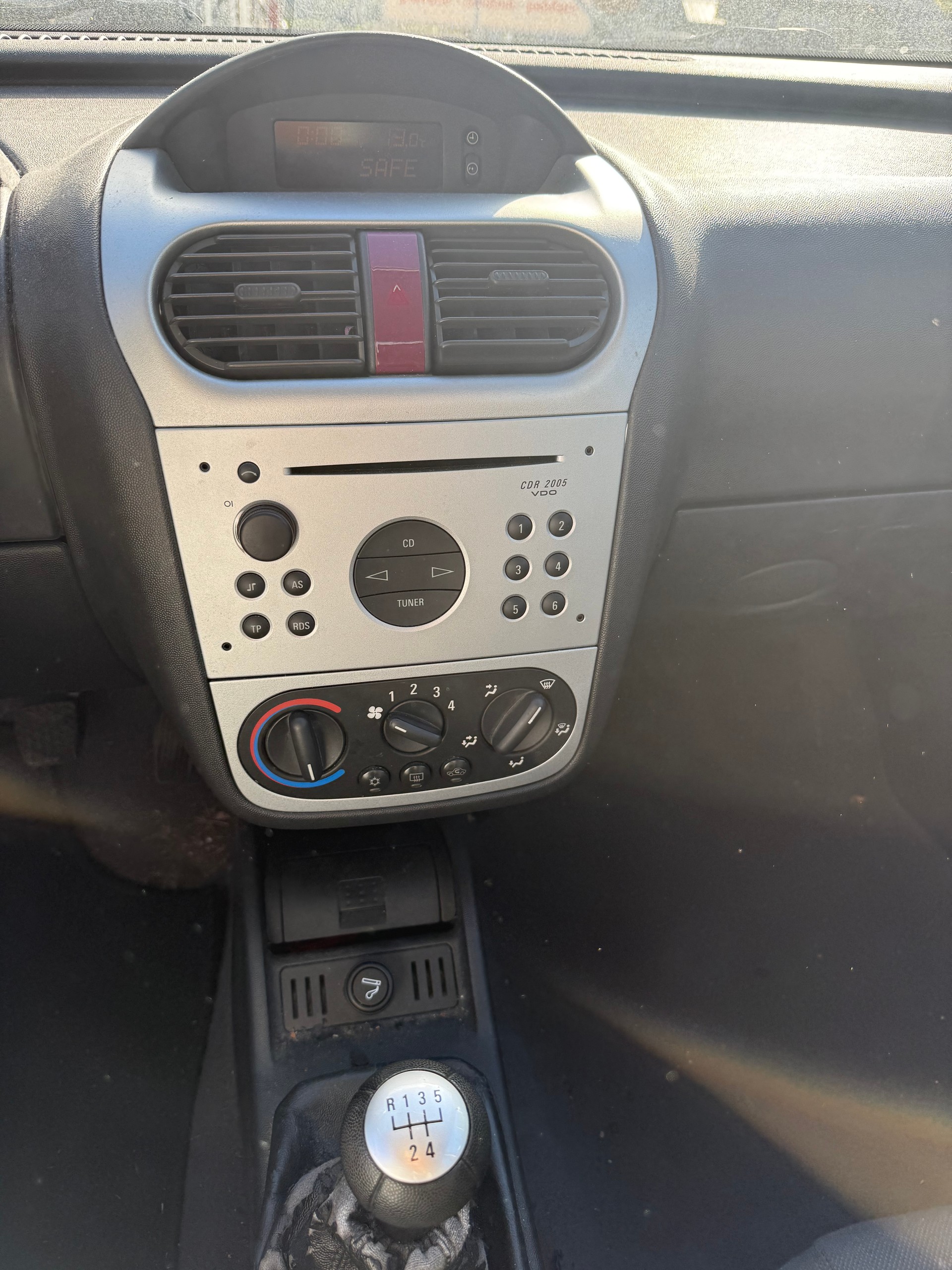 OPEL Corsa 1.2 16V Club-image-9