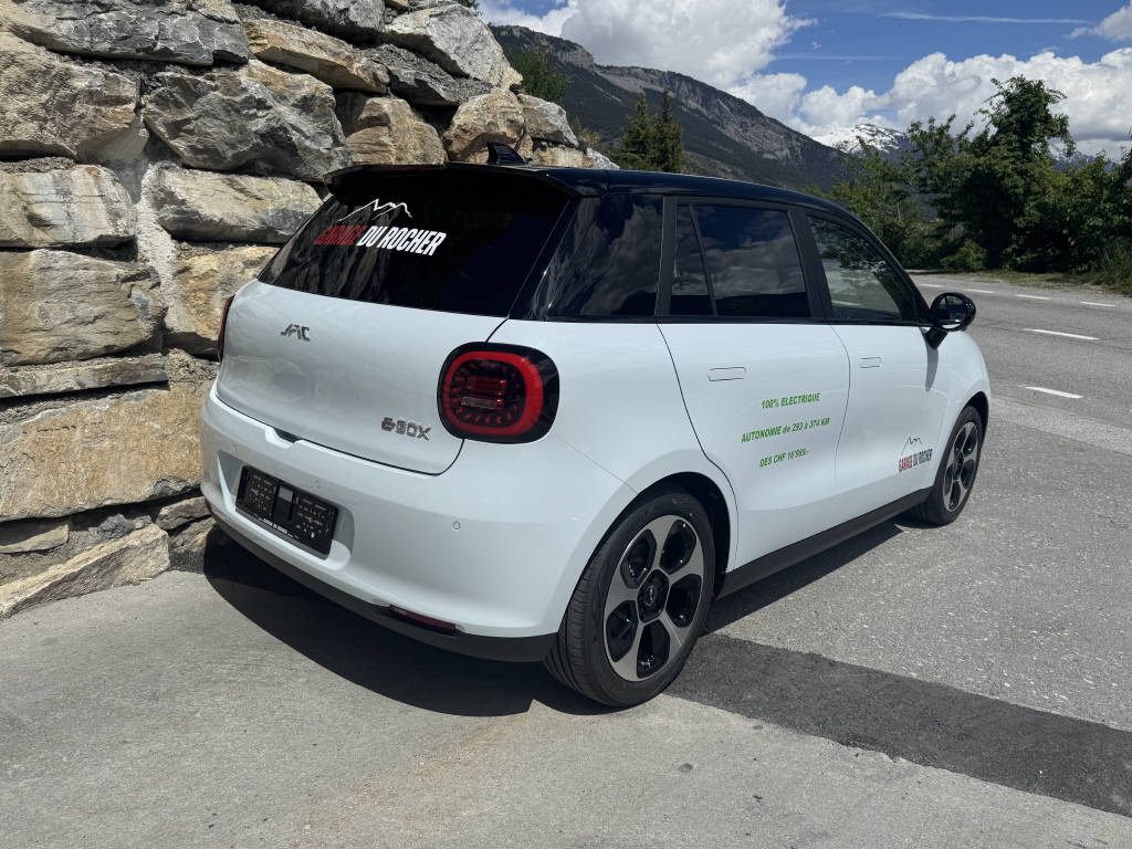 JAC E30X Electric-showroom-element-1