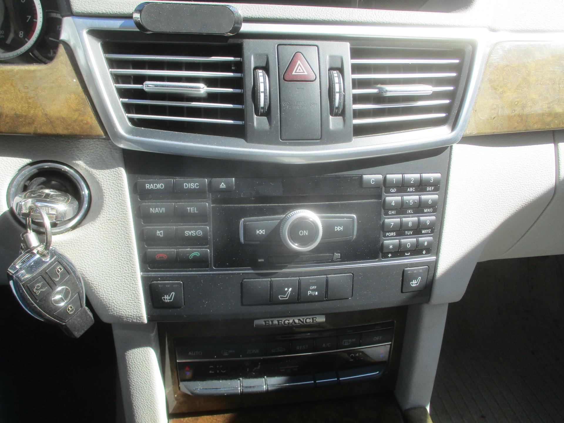 MERCEDES-BENZ E 350 CGI BlueEfficiency Avantgarde 7G-Tronic-image-9