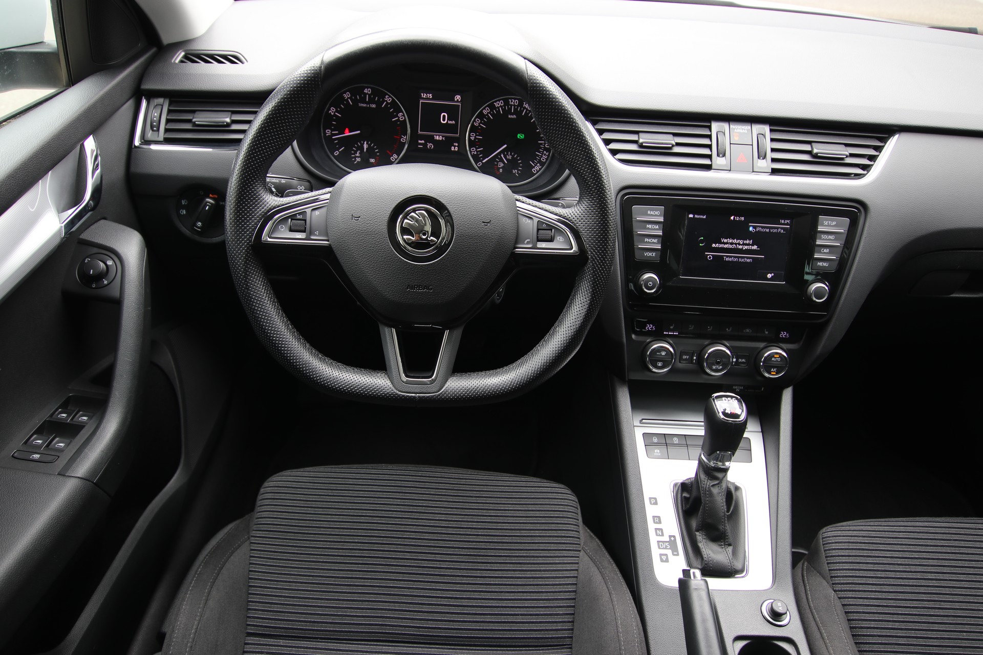 SKODA Octavia 1.8 TSI Elegance 4x4 DSG-image-10