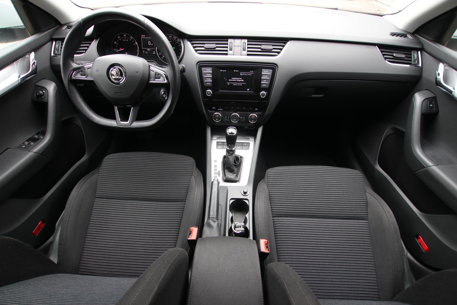 SKODA Octavia 1.8 TSI Elegance 4x4 DSG-image-9