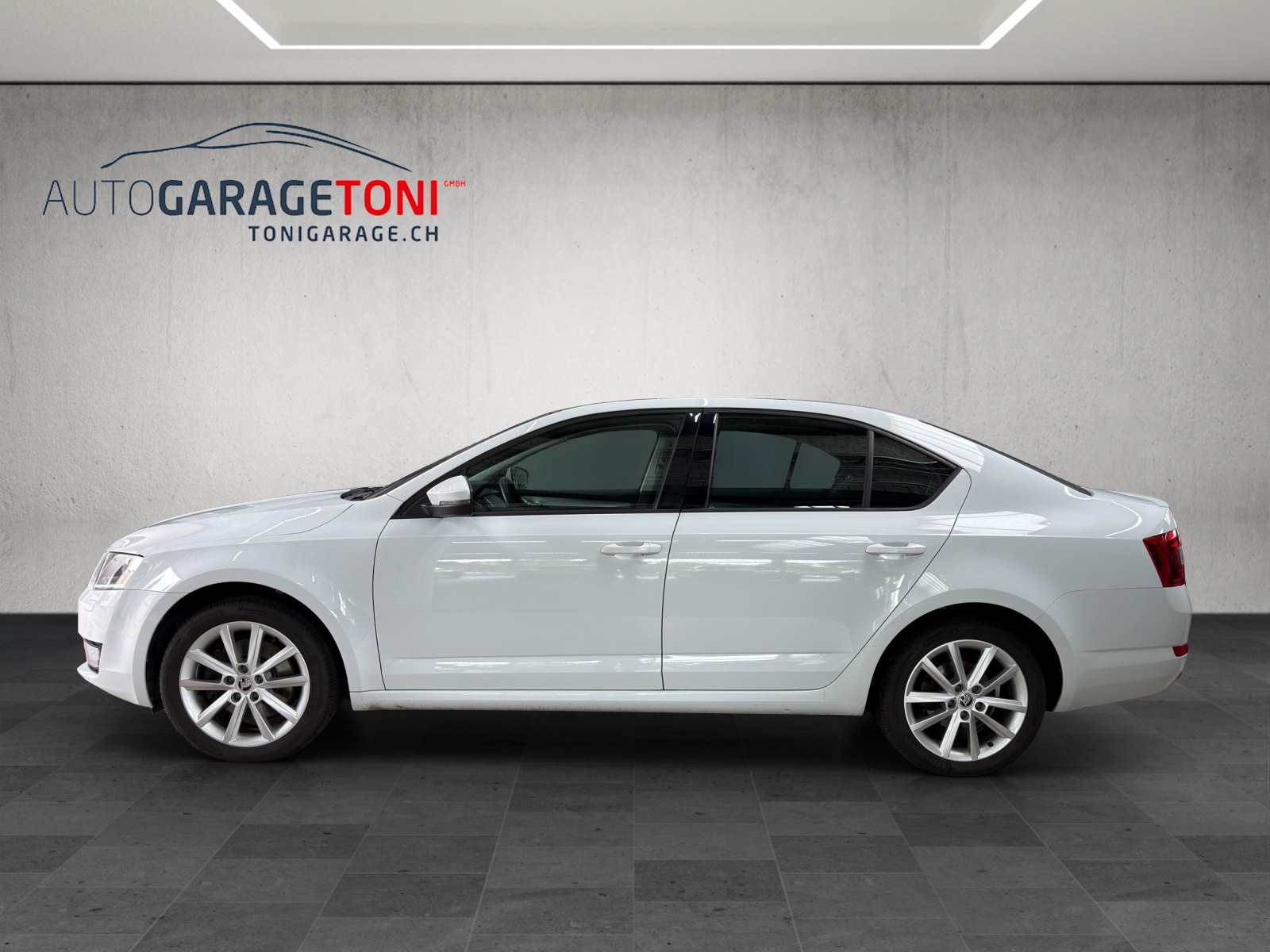 SKODA Octavia 1.8 TSI Elegance 4x4 DSG-showroom-element-3