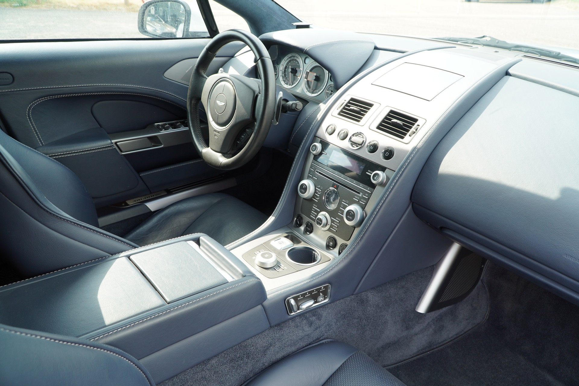 ASTON MARTIN Rapide 5.9 V12 Touchtronic 2-image-13