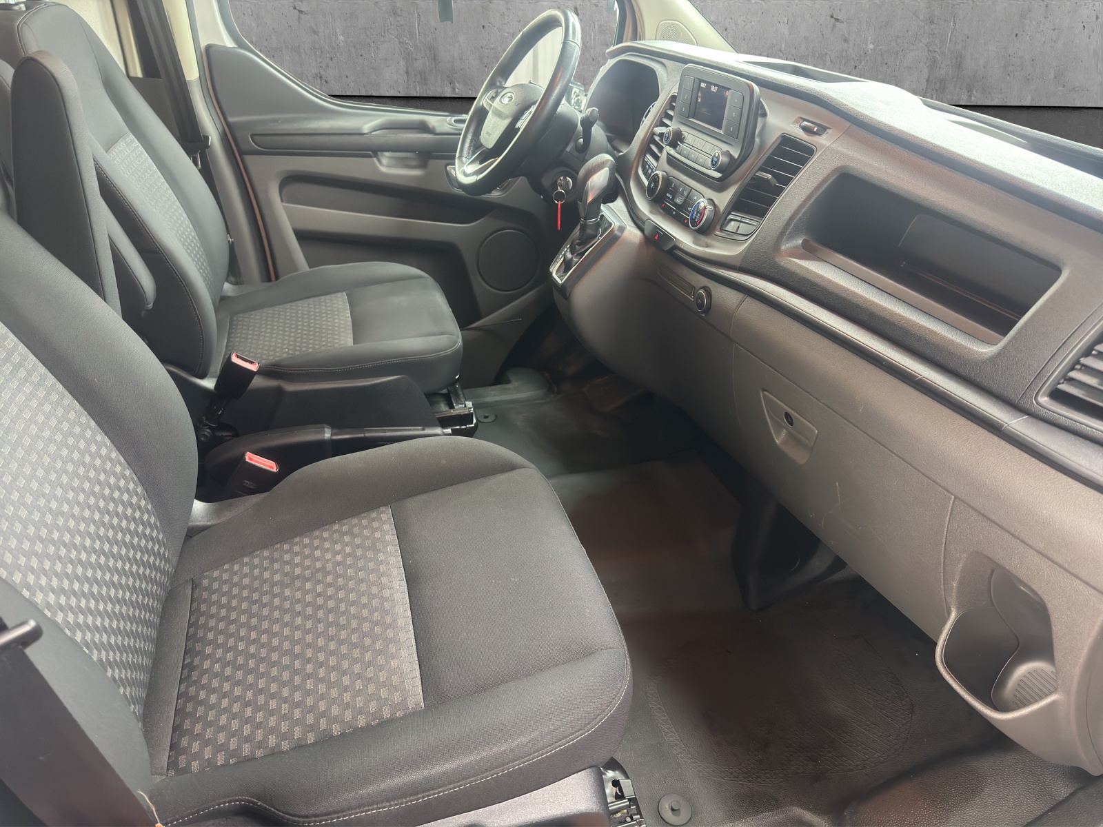 FORD Transit Custom Van 340 L2H1 Trend A-image-7
