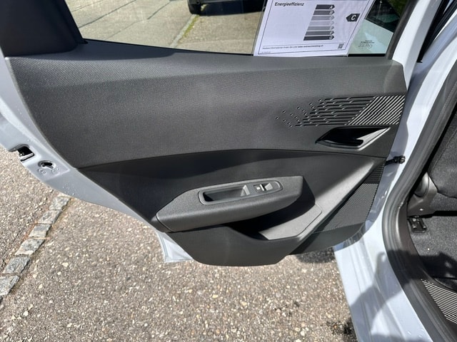 RENAULT Clio 1.8 E-Tech Techno-image-10