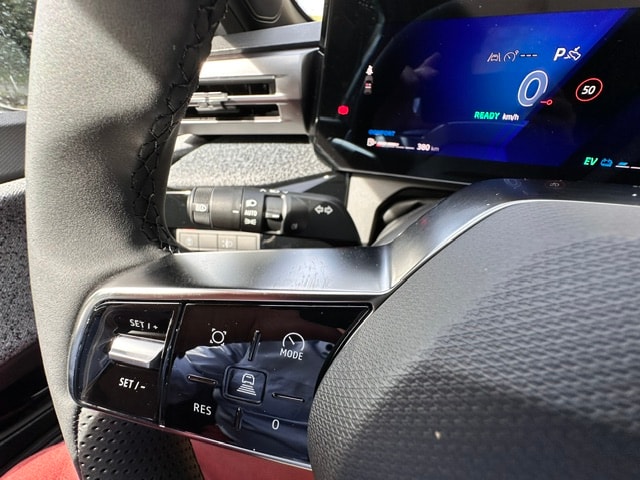 RENAULT Clio 1.8 E-Tech Techno-image-25