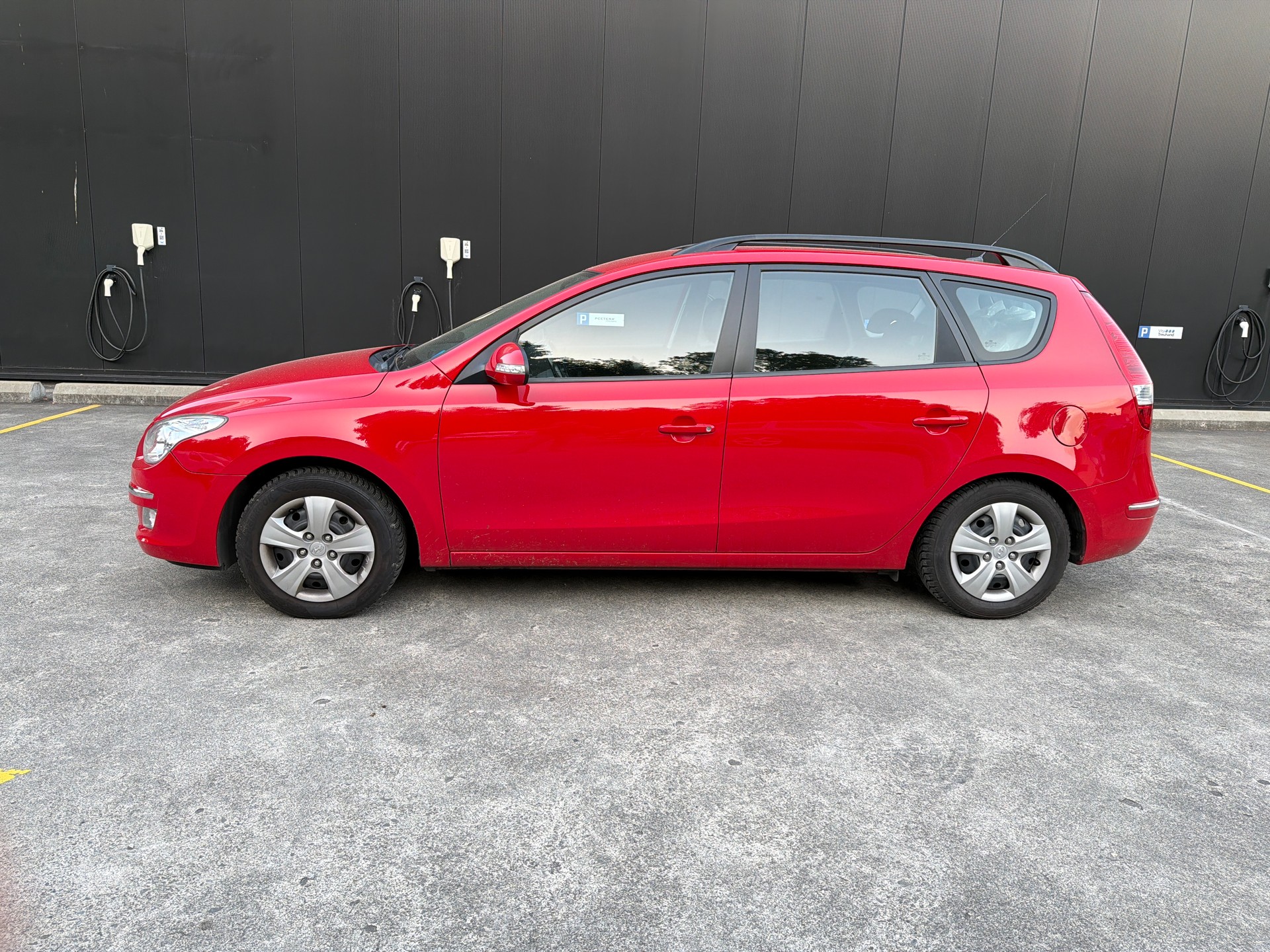 HYUNDAI i30 Wagon 2.0 Premium Automatic-image-1
