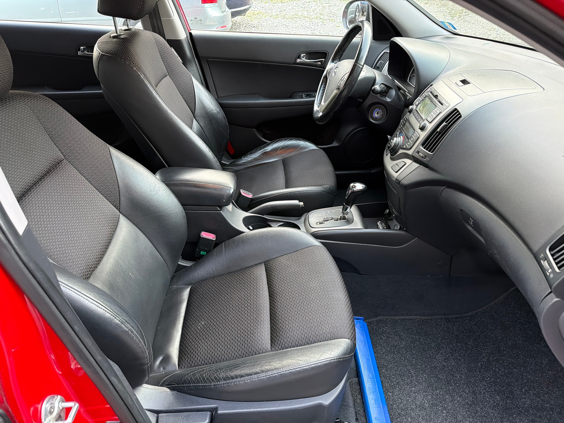 HYUNDAI i30 Wagon 2.0 Premium Automatic-image-8