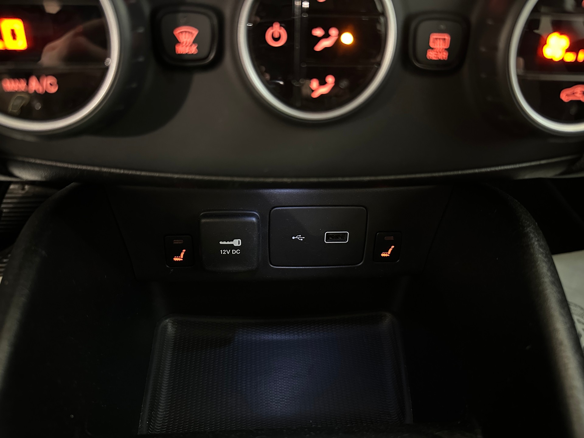 FIAT Tipo 1.6MJ Lounge DCT-6-image-24