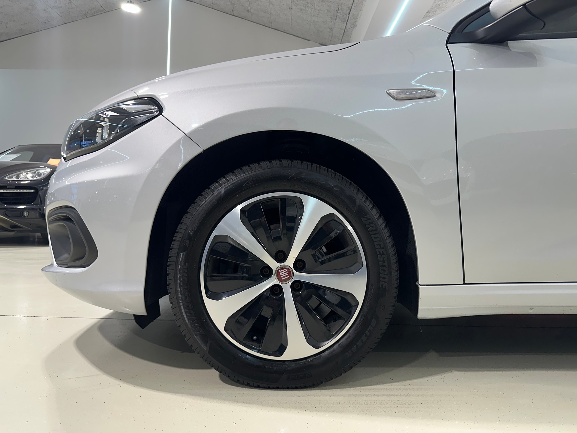FIAT Tipo 1.6MJ Lounge DCT-6-showroom-element-3