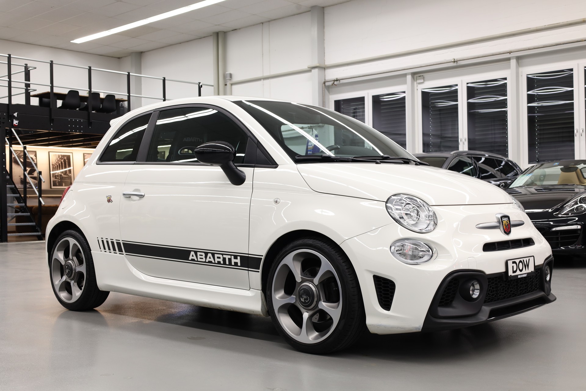 FIAT 595 Abarth 1.4 T-Jet 165 Turismo-showroom-element-1