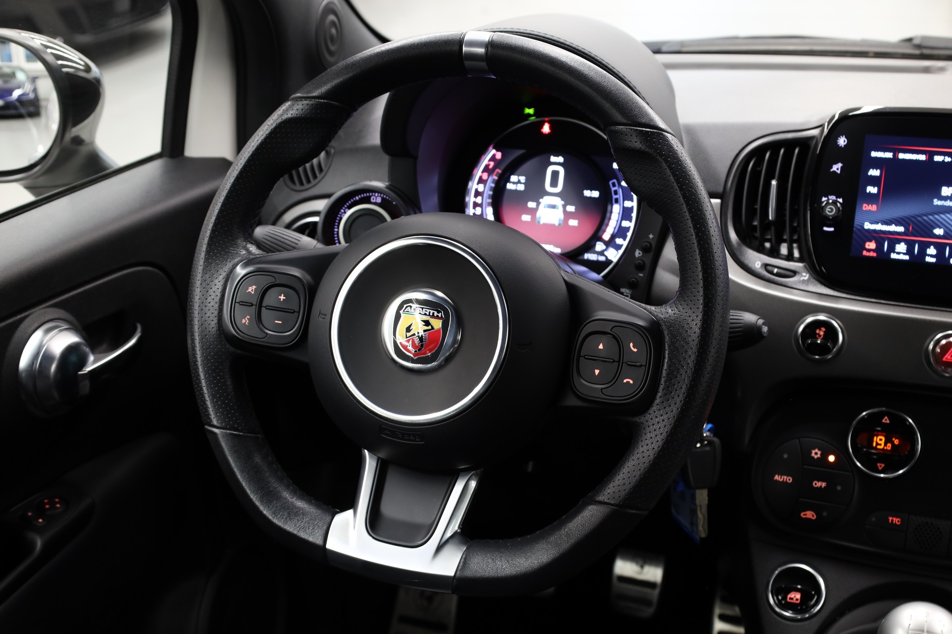 FIAT 595 Abarth 1.4 T-Jet 165 Turismo-image-19