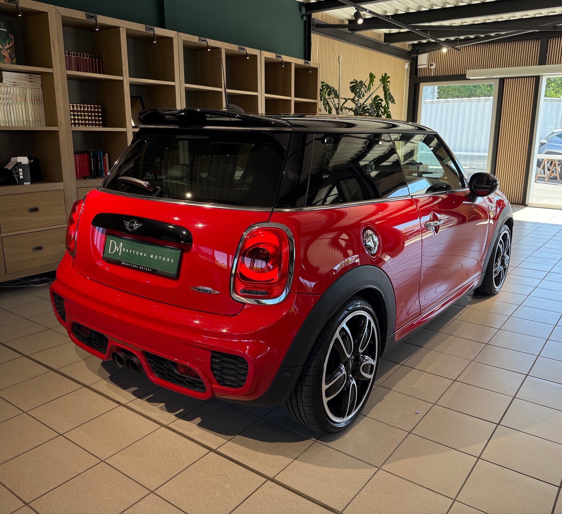 MINI Cooper John Cooper Works Steptronic-showroom-element-2