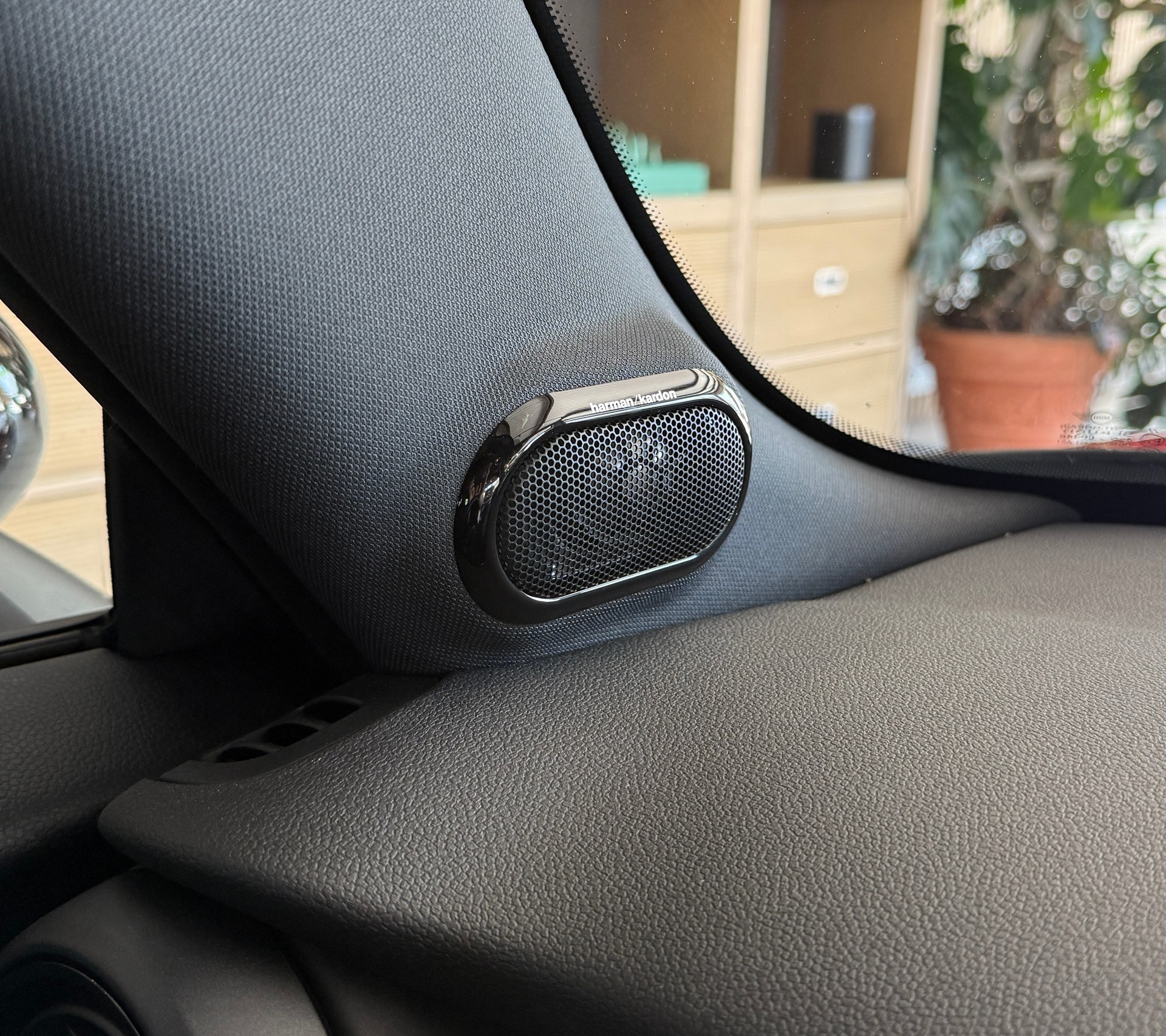 MINI Cooper John Cooper Works Steptronic-image-8