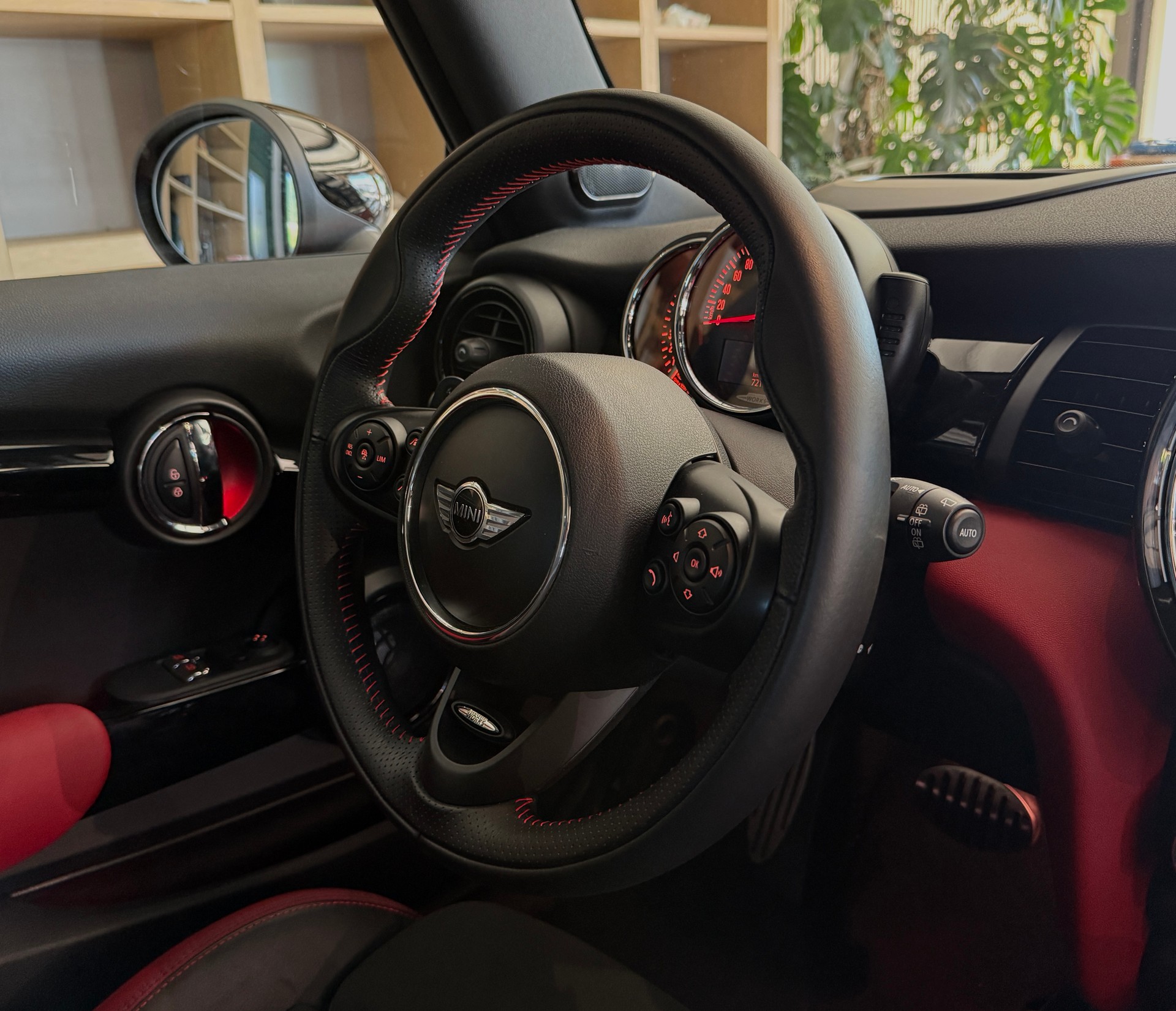 MINI Cooper John Cooper Works Steptronic-image-14