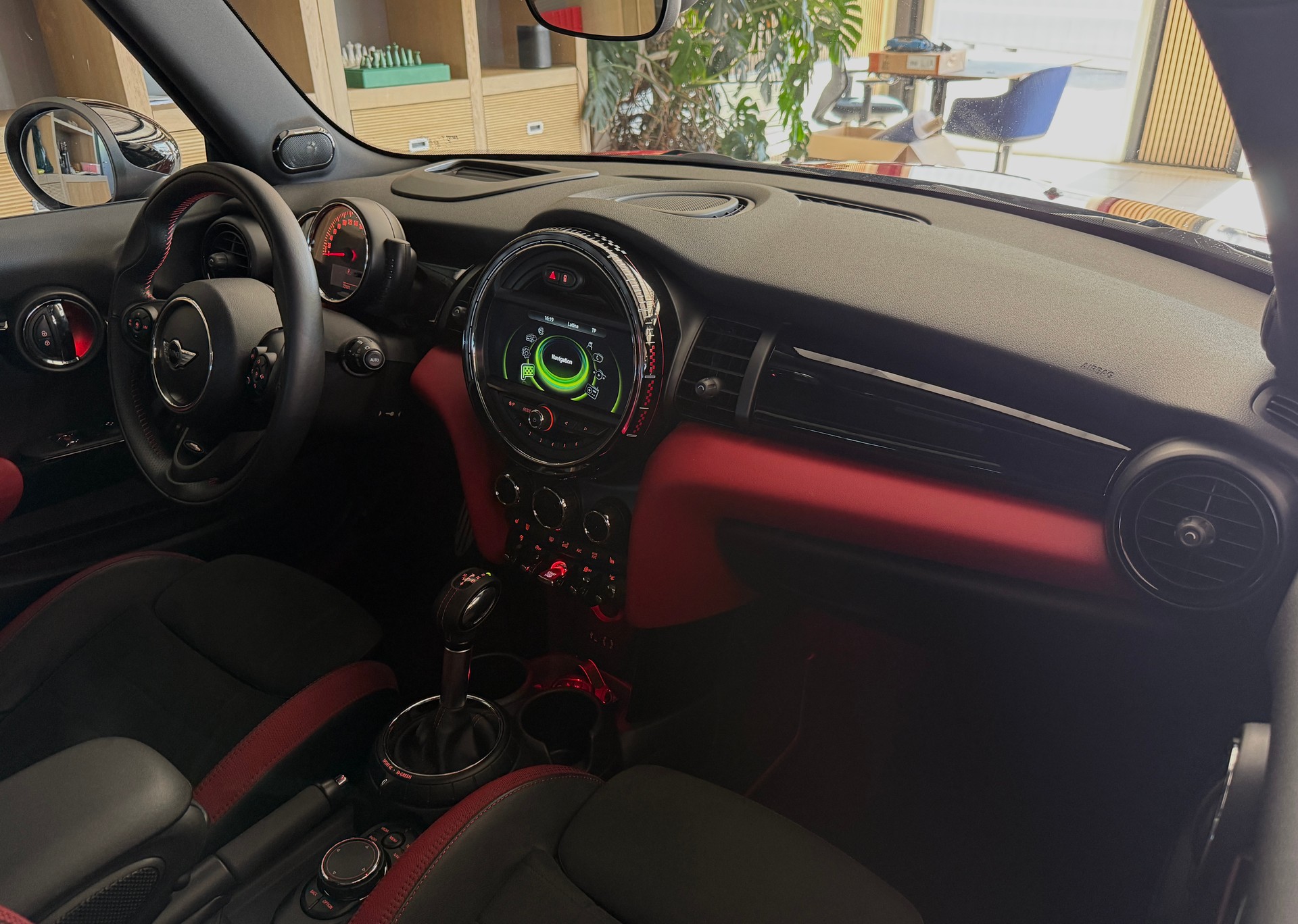 MINI Cooper John Cooper Works Steptronic-image-13