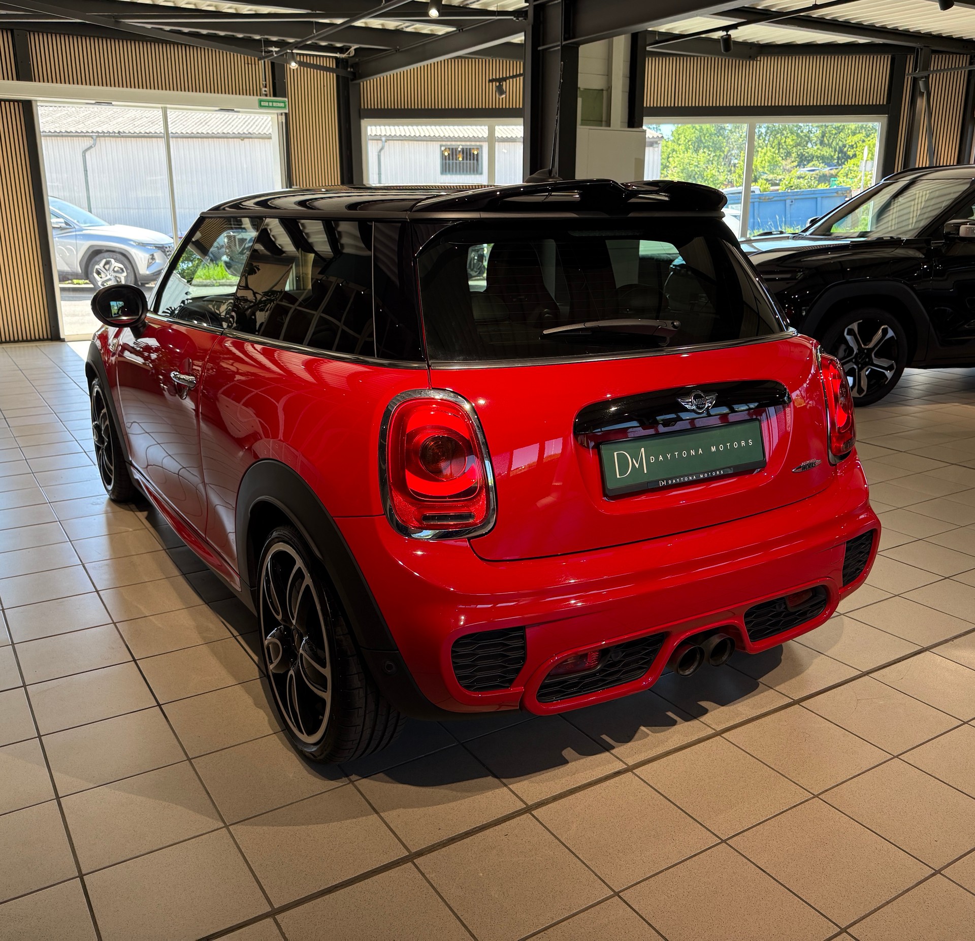 MINI Cooper John Cooper Works Steptronic-image-4