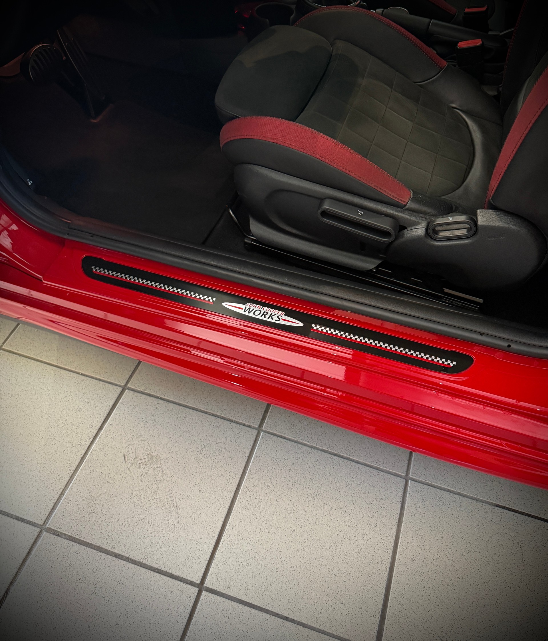 MINI Cooper John Cooper Works Steptronic-image-5