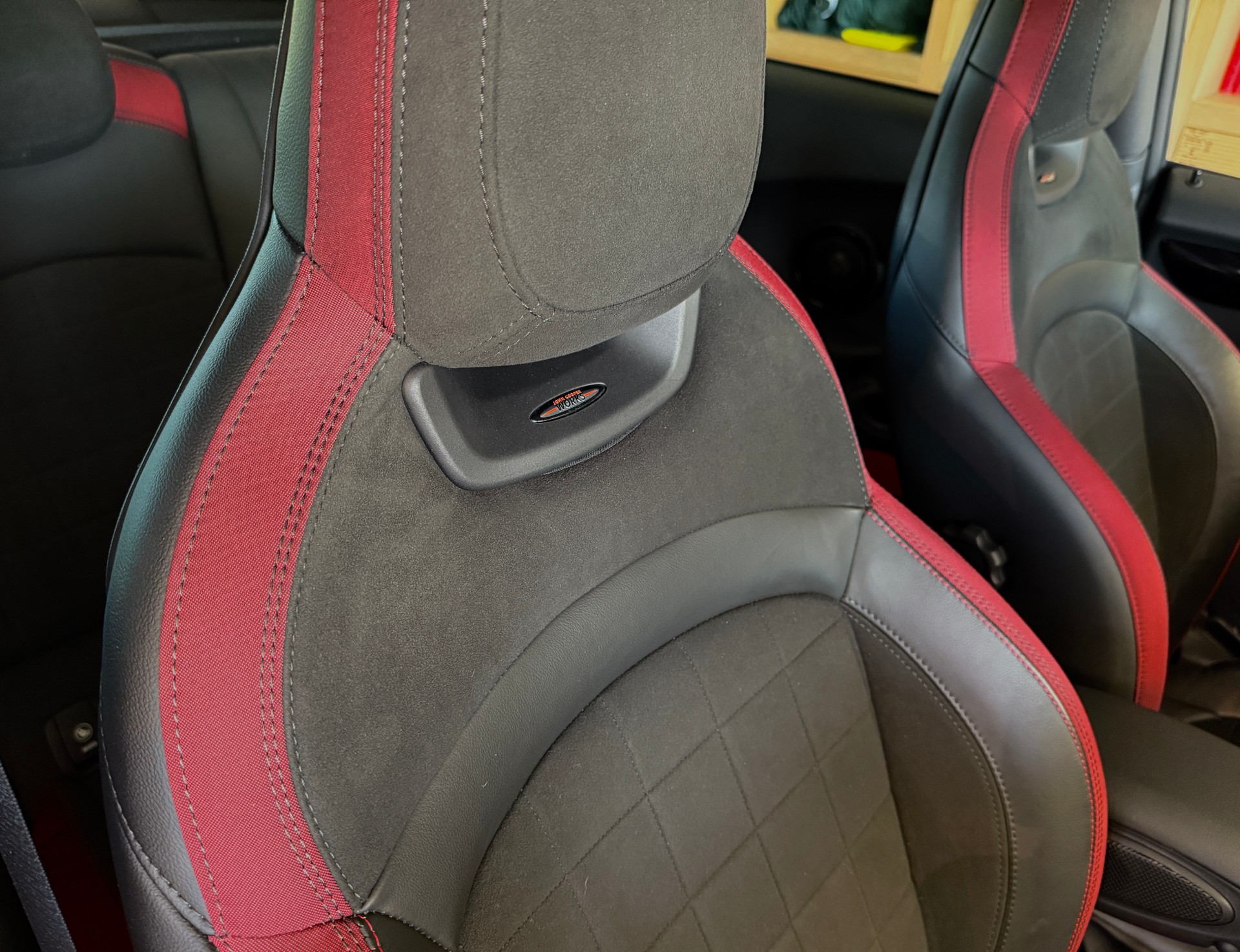 MINI Cooper John Cooper Works Steptronic-image-17