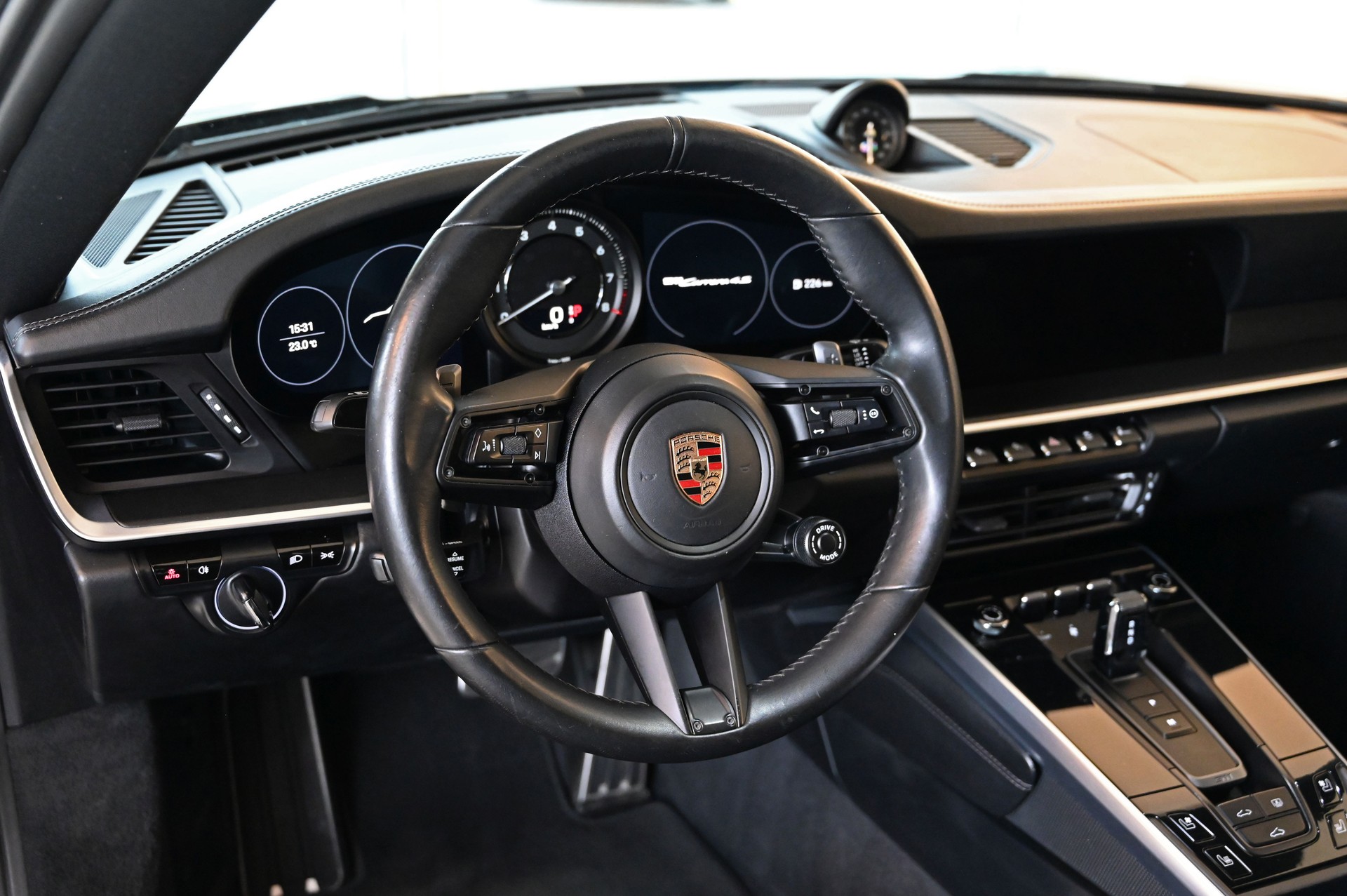 PORSCHE 911 Carrera 4S PDK-image-14