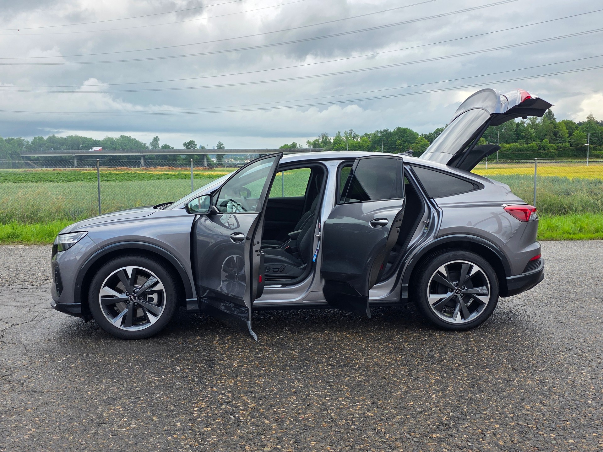 AUDI Q4 Sportback e-tron 45 Attraction quattro-image-3
