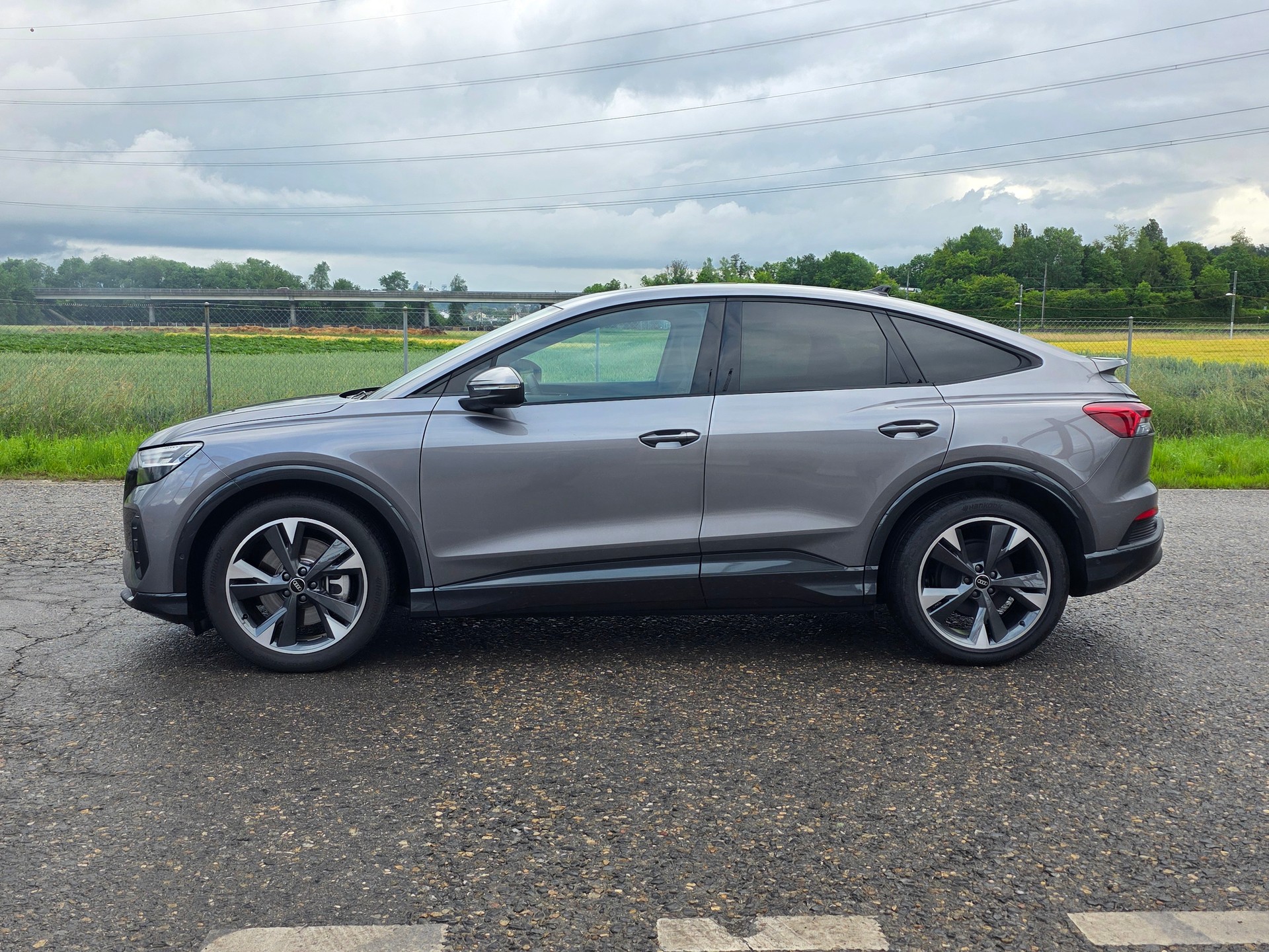 AUDI Q4 Sportback e-tron 45 Attraction quattro-image-2