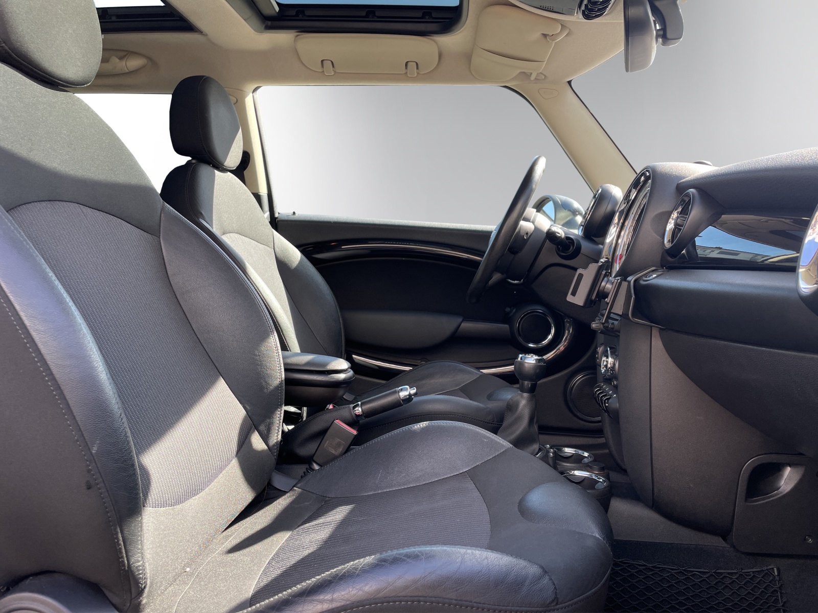 MINI Cooper S-image-12