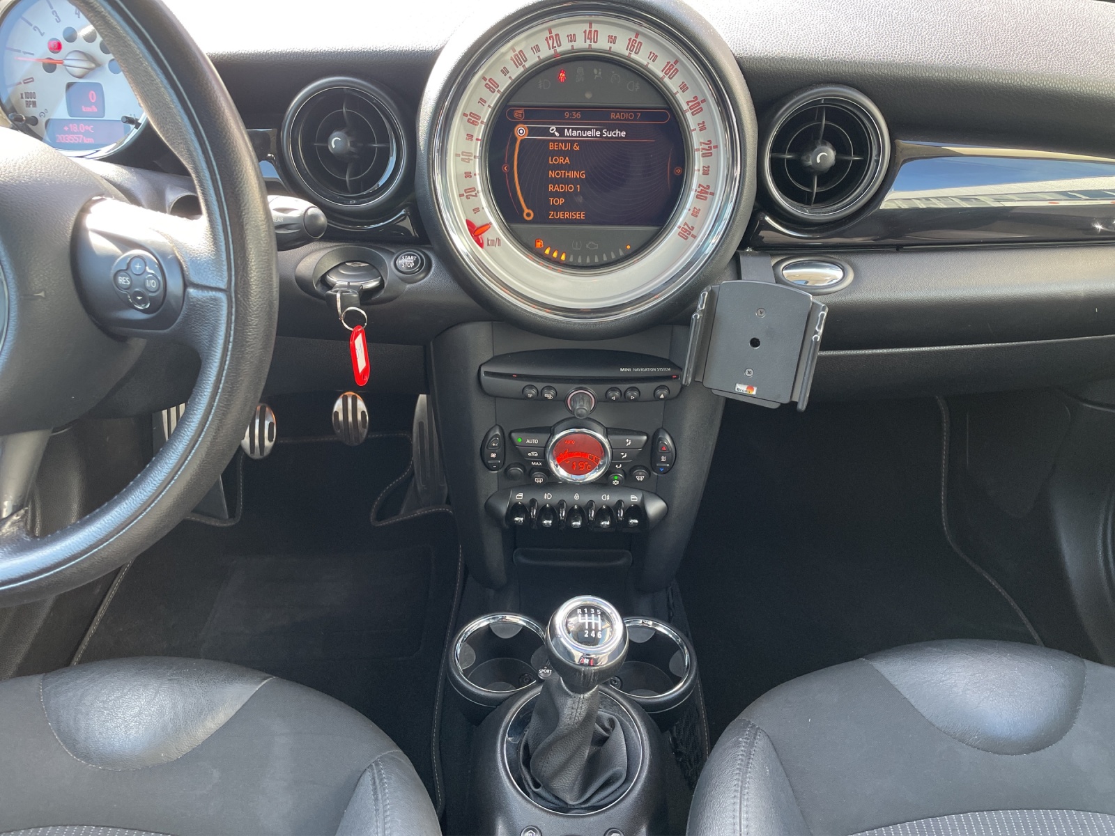 MINI Cooper S-image-16