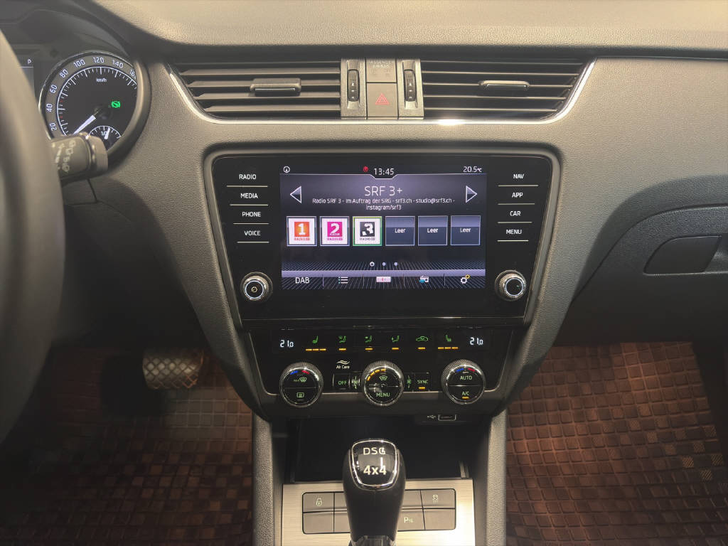 SKODA Octavia Combi 2.0 TSI Soleil 4x4 DSG-image-5