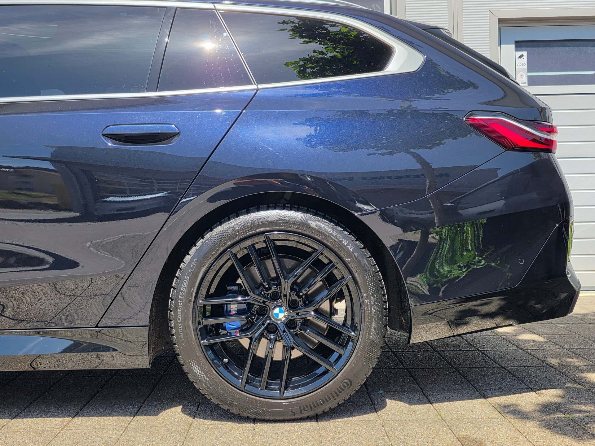 BMW 520d xDrive 48V Touring M-SPORT | BMW REPAIR GARANTIE BIS 07.2029 / 200.000KM| EL.AHK| PANORAMA| BOWERS&WILKINS| BELÜFTETE SITZE-image-4