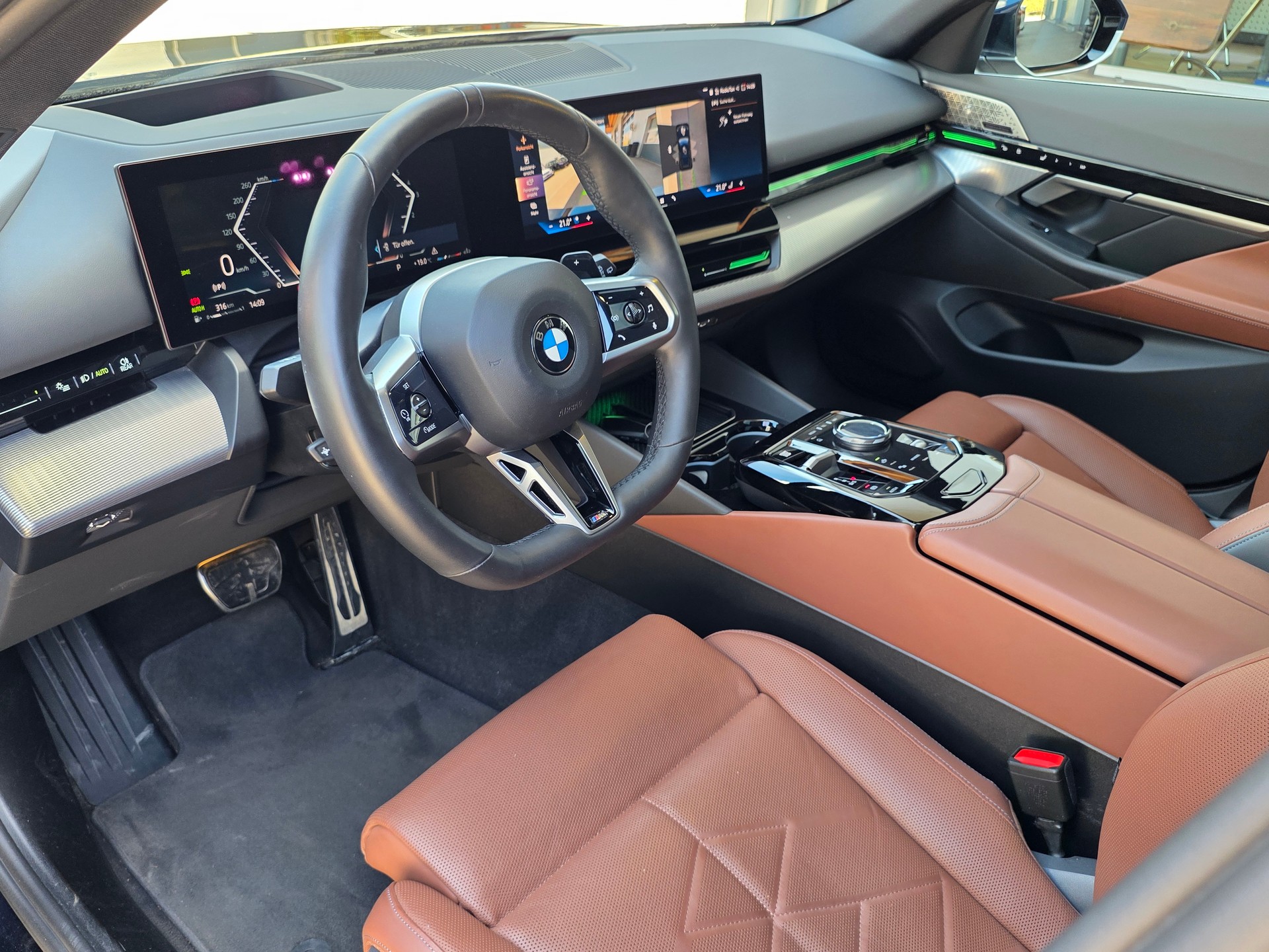BMW 520d xDrive 48V Touring M-SPORT | BMW REPAIR GARANTIE BIS 07.2029 / 200.000KM| EL.AHK| PANORAMA| BOWERS&WILKINS| BELÜFTETE SITZE-image-8