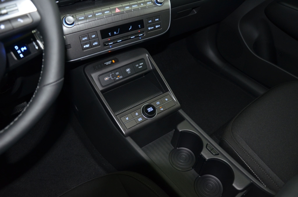 HYUNDAI Kona EV 65.4 kWh Premium *360°*-image-22