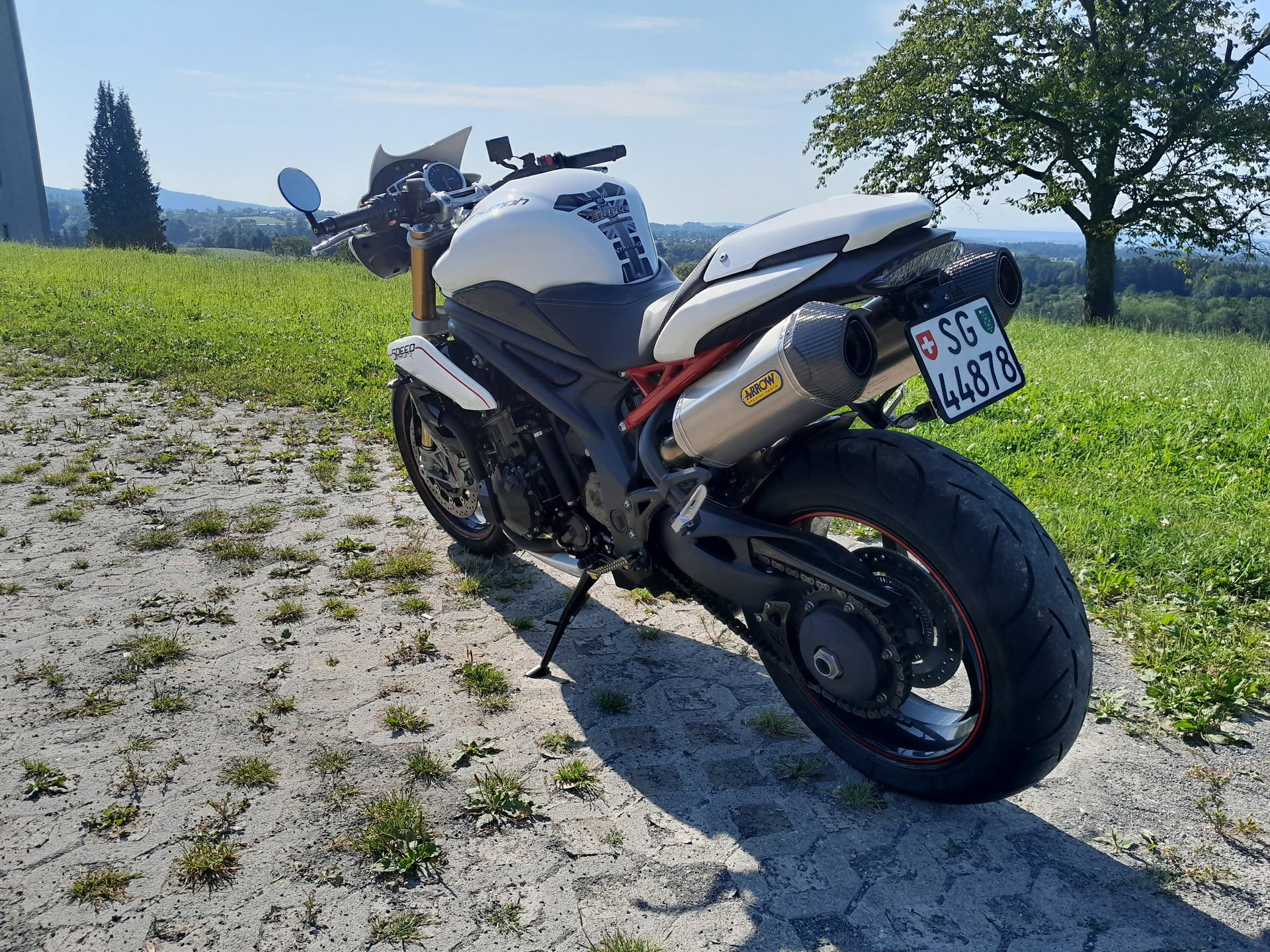 TRIUMPH Speed Triple R 1050 ABS-image-3
