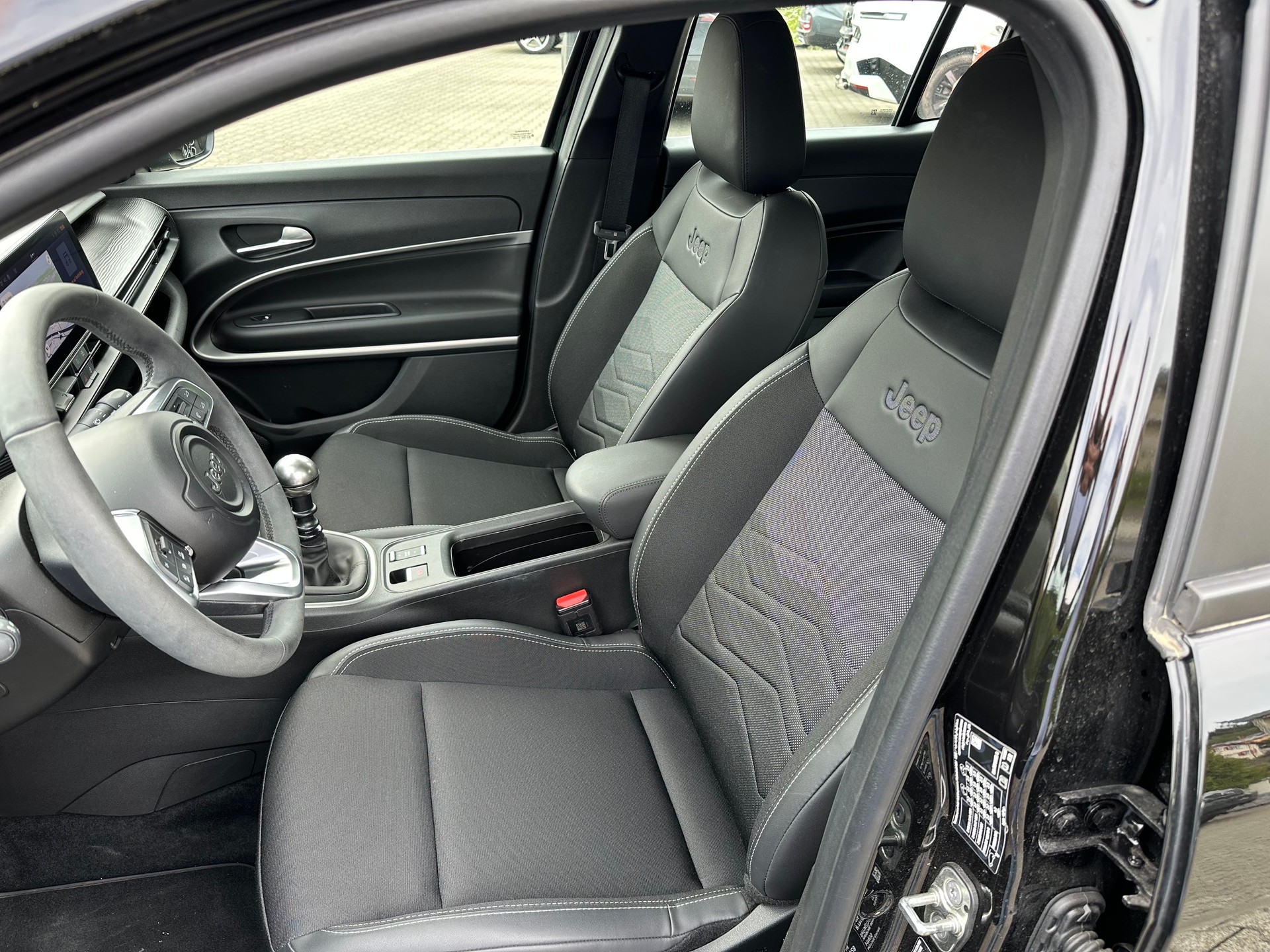 JEEP Avenger 1.2 Turbo Altitude-image-6