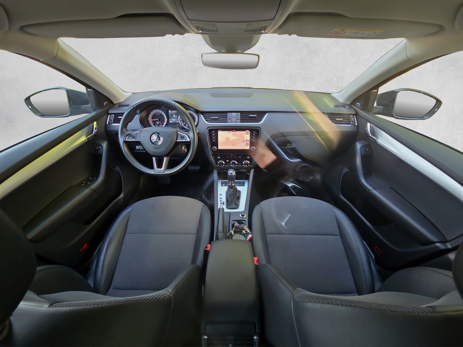 SKODA Octavia Combi 2.0 TDI 4x4 DSG-image-7