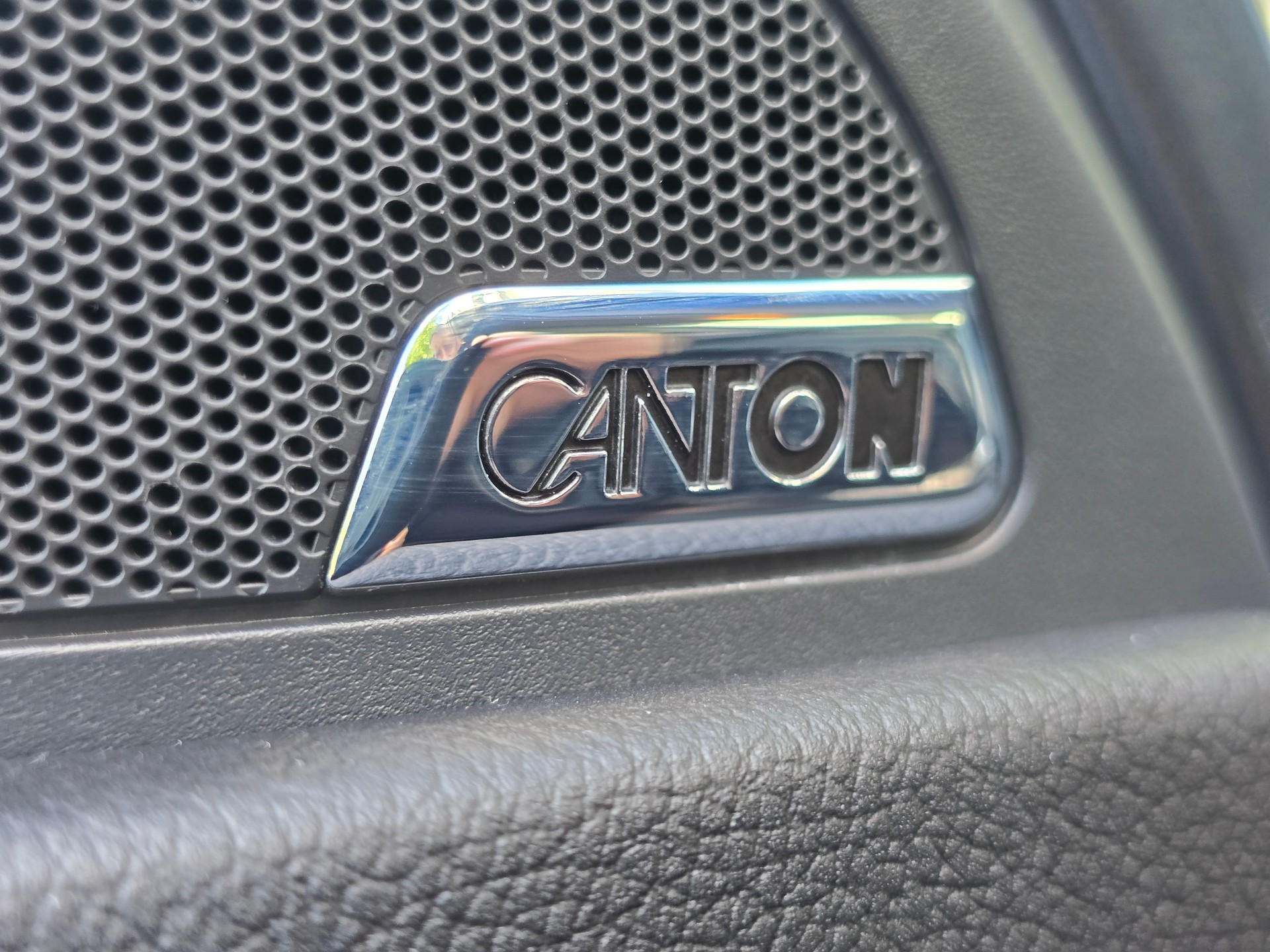 SKODA Octavia Combi 2.0 TDI 4x4 DSG-image-24