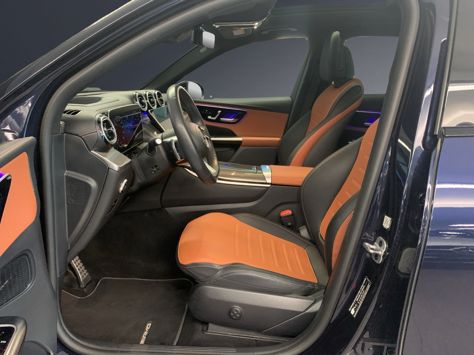 MERCEDES-BENZ GLC 300 4M AMG Line-image-5