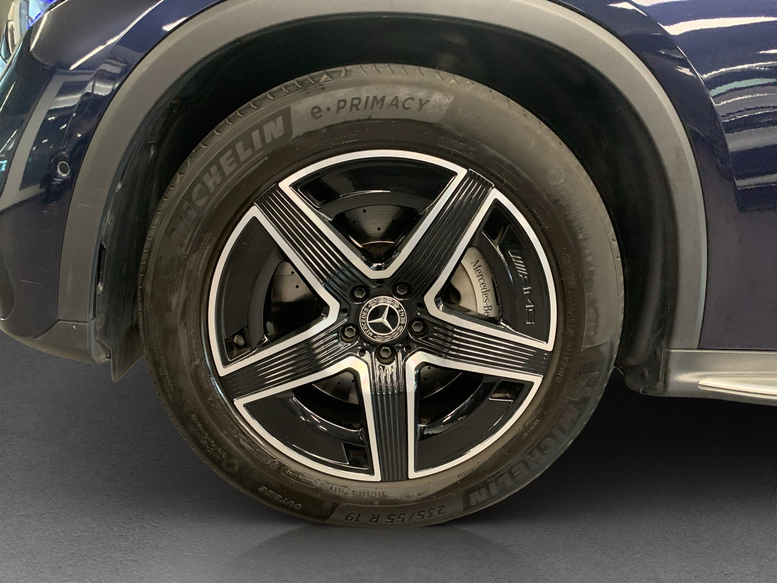 MERCEDES-BENZ GLC 300 4M AMG Line-image-11