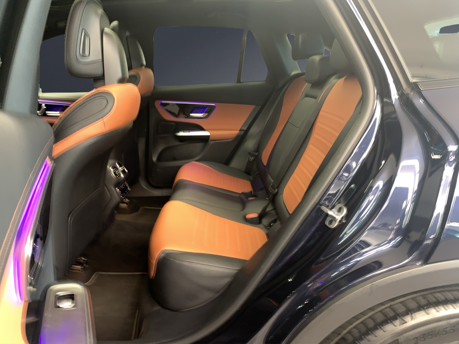 MERCEDES-BENZ GLC 300 4M AMG Line-image-10