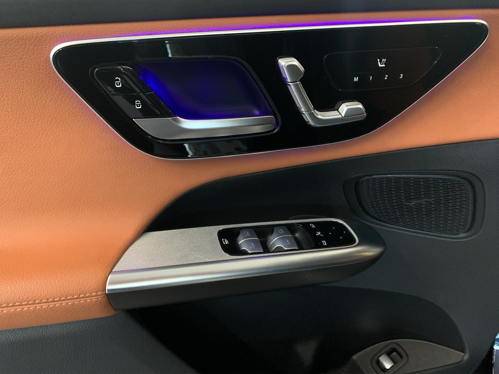 MERCEDES-BENZ GLC 300 4M AMG Line-image-9