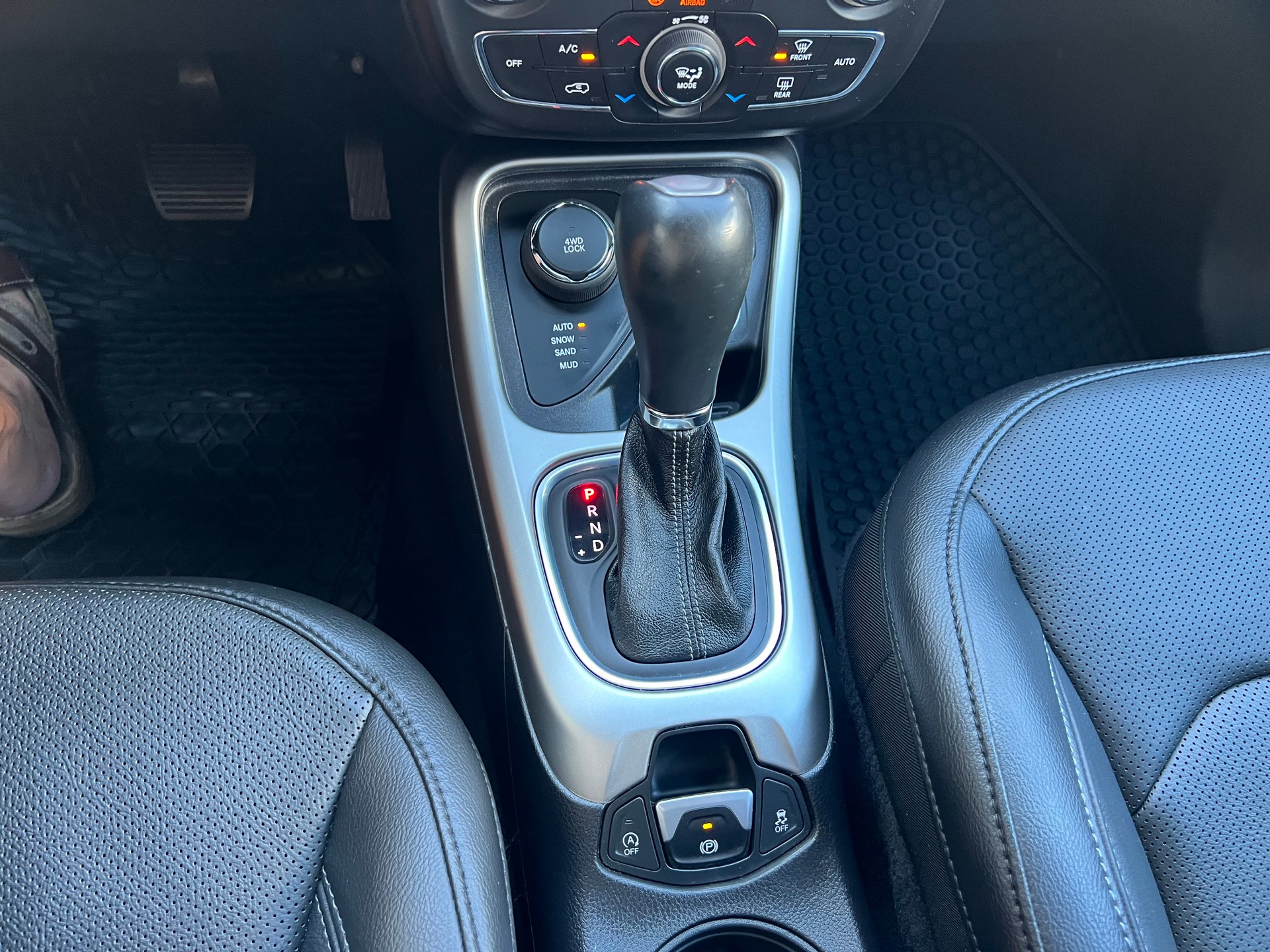 JEEP Compass 1.4 Turbo 4x4 Limited 9ATX PS 170 *Navigation*Leder*Rückfahrtkamera*Sitzbelüftung*frisch MFK *1 Jahr Garantie möglich*-image-23