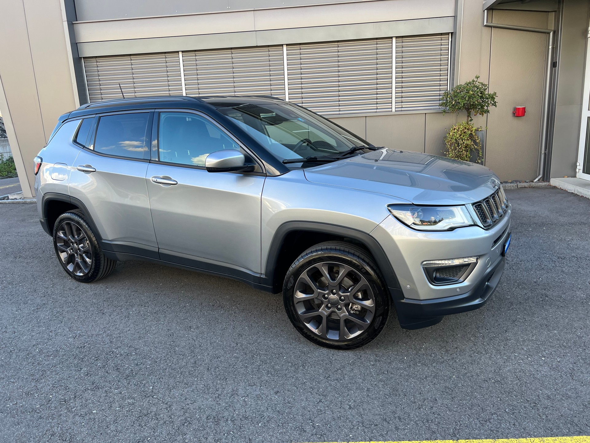 JEEP Compass 1.4 Turbo 4x4 Limited 9ATX PS 170 *Navigation*Leder*Rückfahrtkamera*Sitzbelüftung*frisch MFK *1 Jahr Garantie möglich*