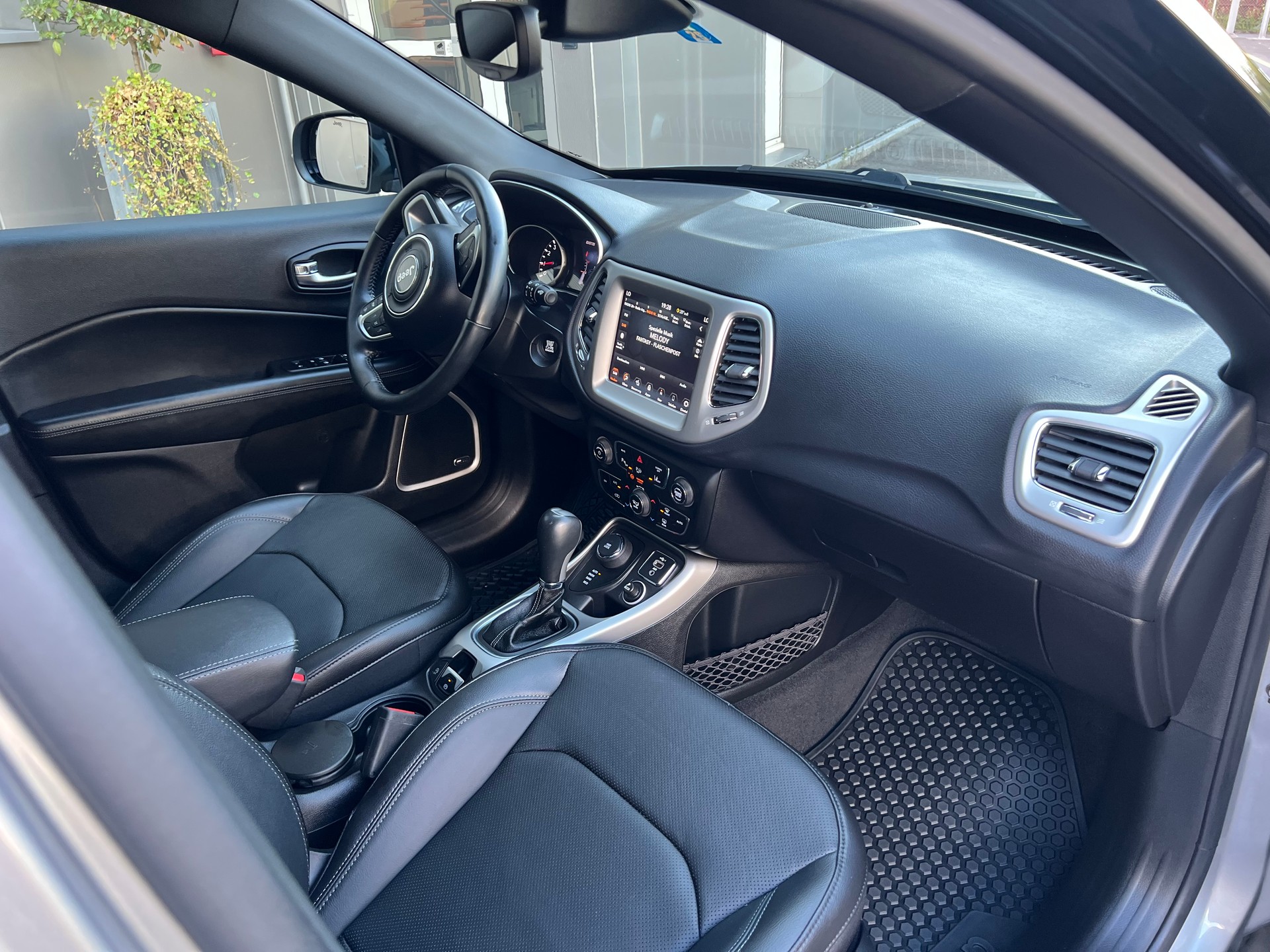 JEEP Compass 1.4 Turbo 4x4 Limited 9ATX PS 170 *Navigation*Leder*Rückfahrtkamera*Sitzbelüftung*frisch MFK *1 Jahr Garantie möglich*-image-13