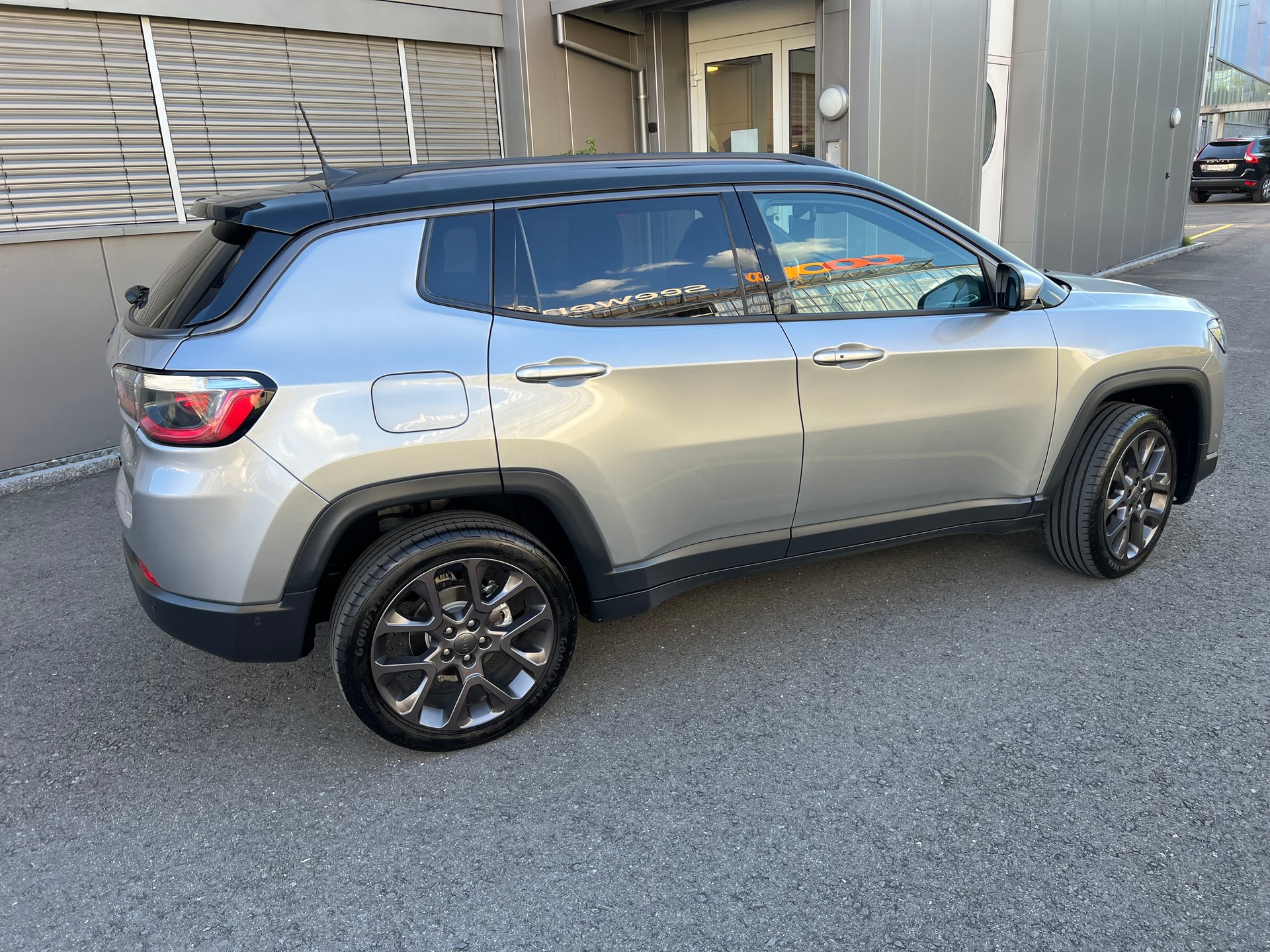 JEEP Compass 1.4 Turbo 4x4 Limited 9ATX PS 170 *Navigation*Leder*Rückfahrtkamera*Sitzbelüftung*frisch MFK *1 Jahr Garantie möglich*-showroom-element-2
