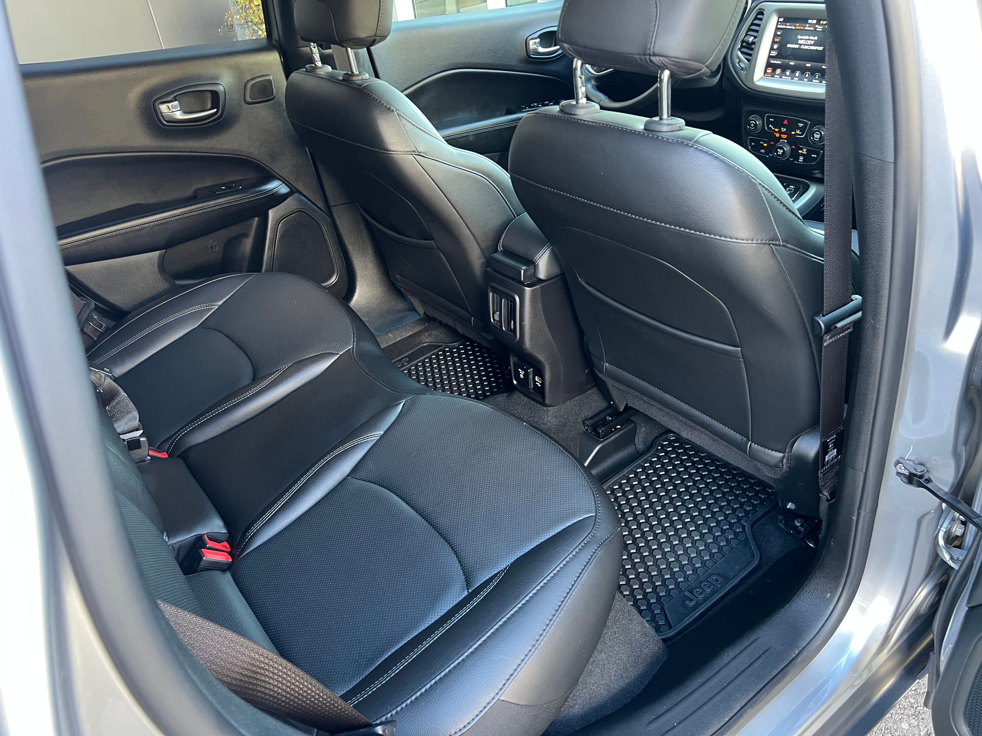 JEEP Compass 1.4 Turbo 4x4 Limited 9ATX PS 170 *Navigation*Leder*Rückfahrtkamera*Sitzbelüftung*frisch MFK *1 Jahr Garantie möglich*-image-11