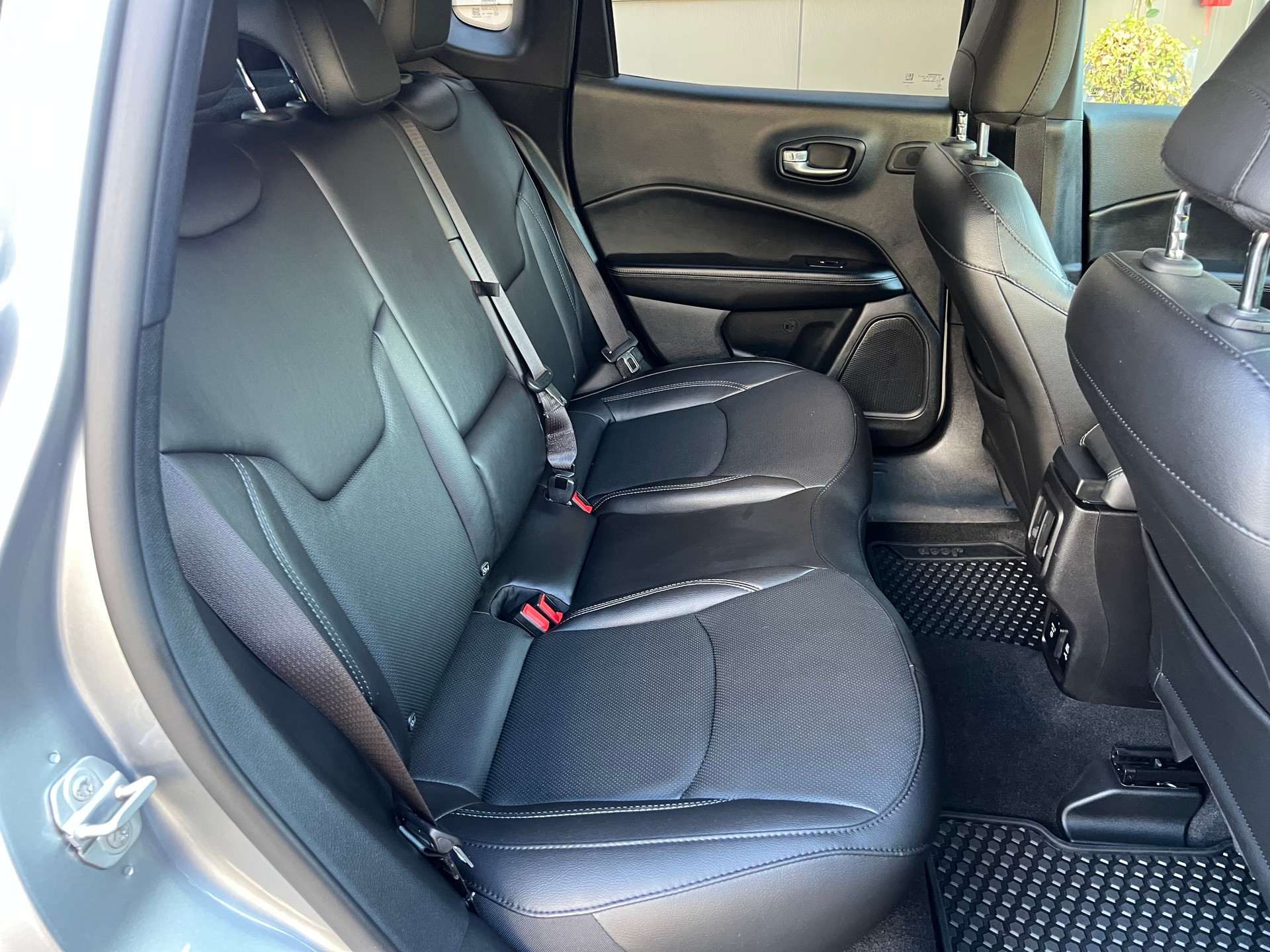 JEEP Compass 1.4 Turbo 4x4 Limited 9ATX PS 170 *Navigation*Leder*Rückfahrtkamera*Sitzbelüftung*frisch MFK *1 Jahr Garantie möglich*-image-10