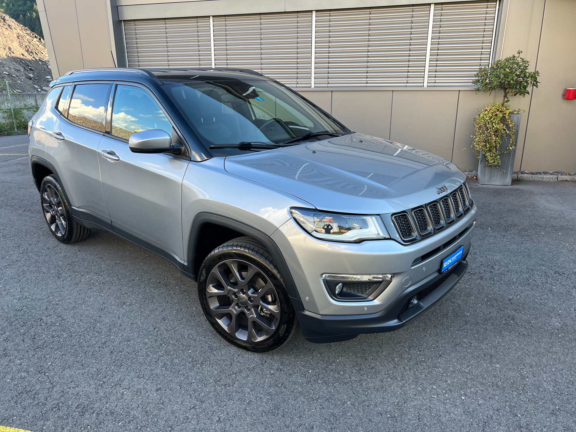 JEEP Compass 1.4 Turbo 4x4 Limited 9ATX PS 170 *Navigation*Leder*Rückfahrtkamera*Sitzbelüftung*frisch MFK *1 Jahr Garantie möglich*-showroom-element-1
