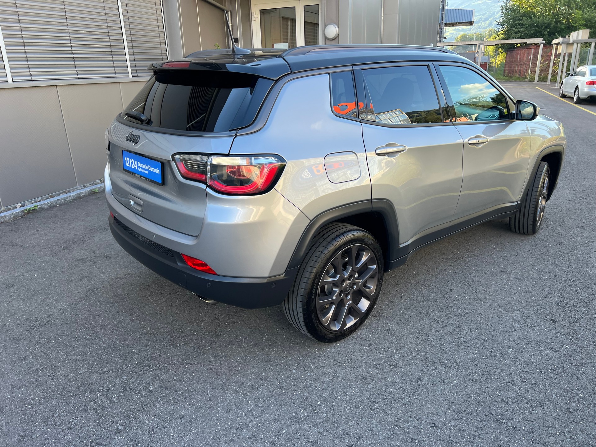 JEEP Compass 1.4 Turbo 4x4 Limited 9ATX PS 170 *Navigation*Leder*Rückfahrtkamera*Sitzbelüftung*frisch MFK *1 Jahr Garantie möglich*-showroom-element-3