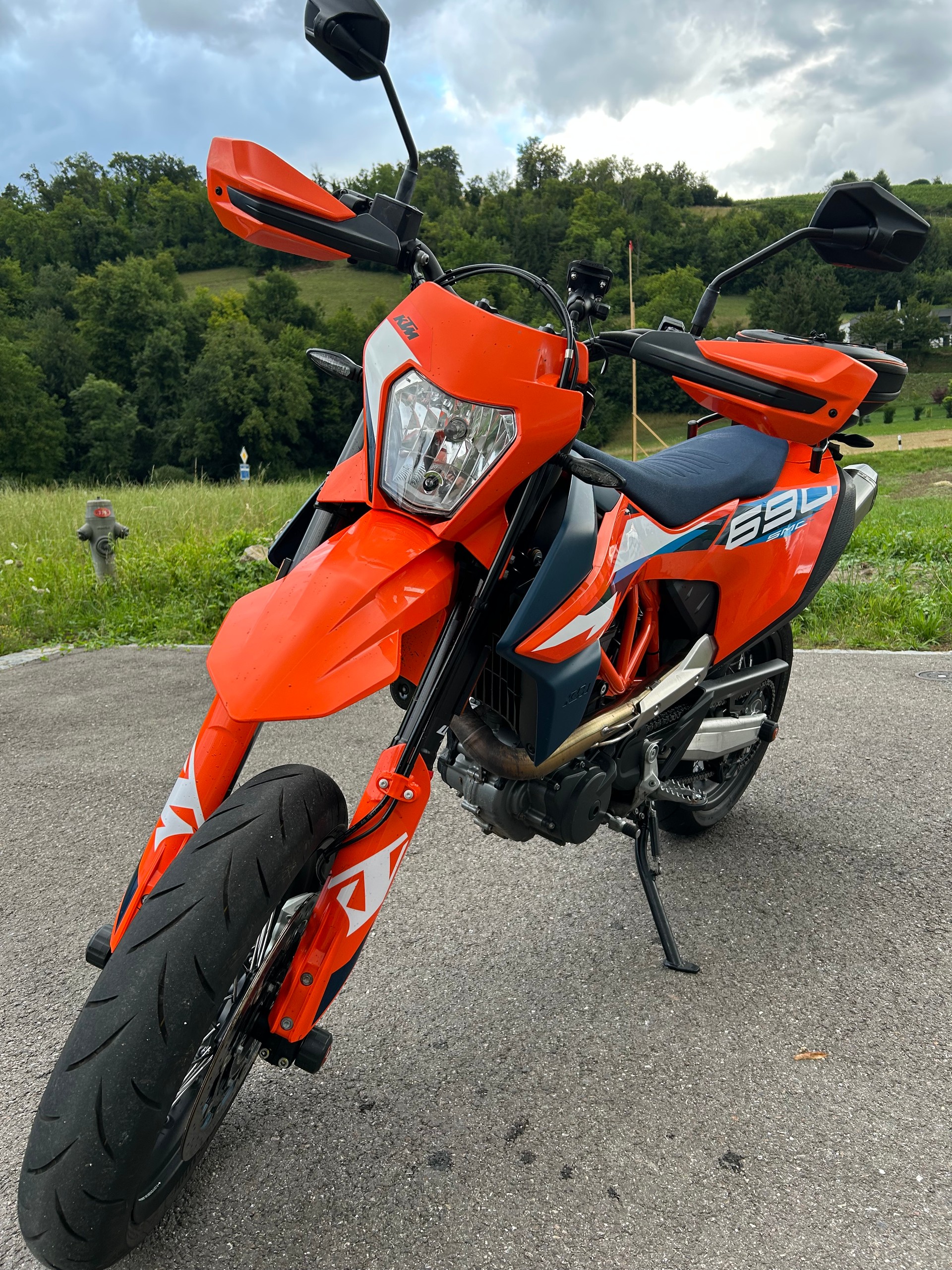 KTM 690 SMC R-image-2