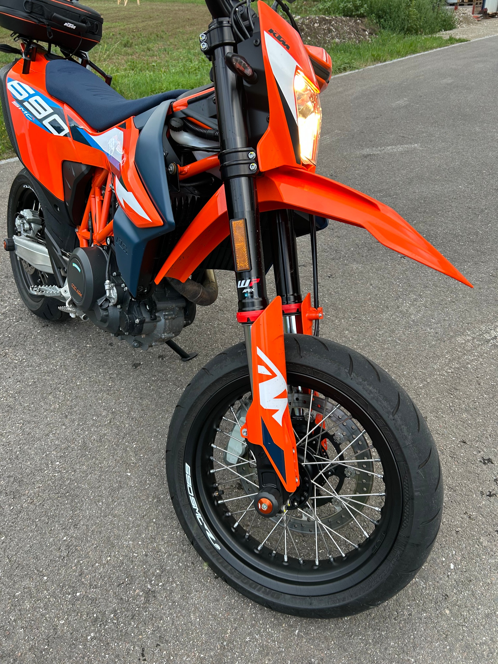 KTM 690 SMC R-image-3